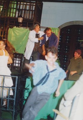Kerényi Miklós Gábor: A sevillai borbély, 1993., A Szentendrei Teátrum, az Art Manager Kft. és a Honvéd Együttes koprodukciója. Fotó: [n. n.] (1992). Lelőhely: Dunaparti Művelődési Ház. HUNGART © 2019