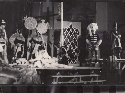 Békés András: Pikkó herceg és Jutka Perzsi, 1970., Szentendrei Teátrum, Fotó: [n. n.] (1969). Lelőhely: Ferenczy Múzeumi Centrum, Történeti gyűjtemény, HUNGART © 2019
