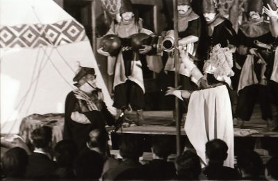 Békés András: Pikkó herceg és Jutka Perzsi, 1971., Szentendrei Teátrum, Fotó: Gajzágó Jolán [talán 1970]., Lelőhely: Ferenczy Múzeumi Centrum, Történeti gyűjtemény