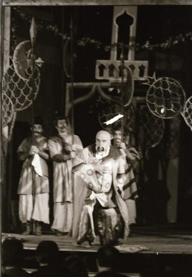 Békés András: Pikkó herceg és Jutka Perzsi, 1971., Szentendrei Teátrum, Fotó: Gajzágó Jolán [talán 1970]., Lelőhely: Ferenczy Múzeumi Centrum, Történeti gyűjtemény